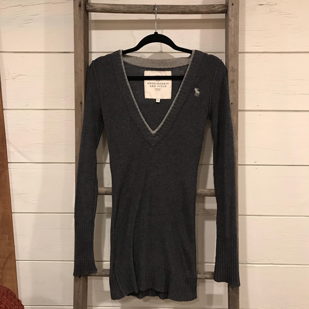 Abercrombie & Fitch Gray Sweater